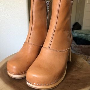 Swedish Hasbeens Platform Clog Boots!